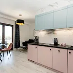 Center - Aura By Apartmore *