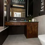 Center - Aura By Apartmore *