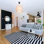 Center - Aura By Apartmore *