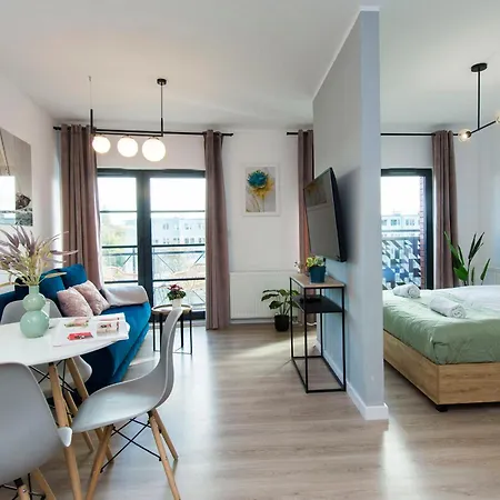 Center - Aura By Apartmore *