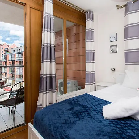 Center - Aura By Apartmore Apartament