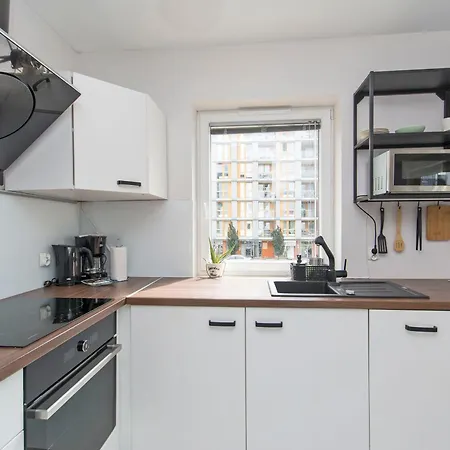 Center - Aura By Apartmore