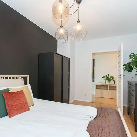 Center - Aura By Apartmore شقة غدانسك