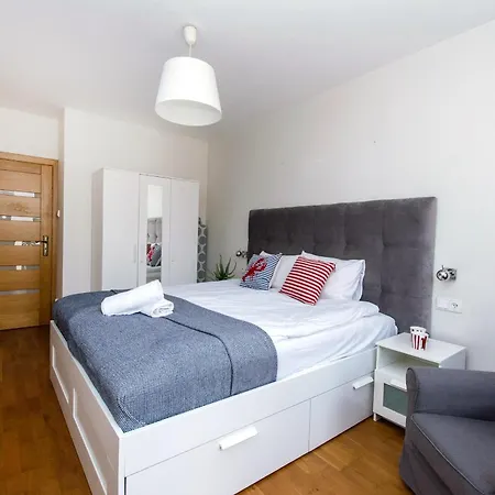 Center - Aura By Apartmore