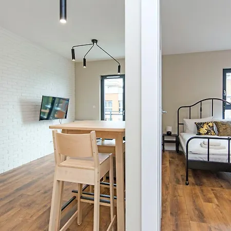 Center - Aura By Apartmore Apartment *
