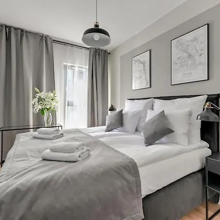 Center - Aura By Apartmore Apartment