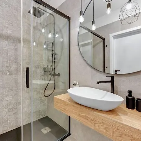 Center - Aura By Apartmore Apartment