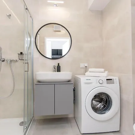 Center - Aura By Apartmore Apartment *