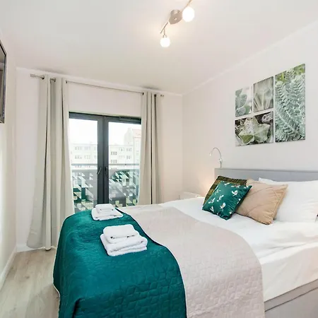 Center - Aura By Apartmore Apartment *