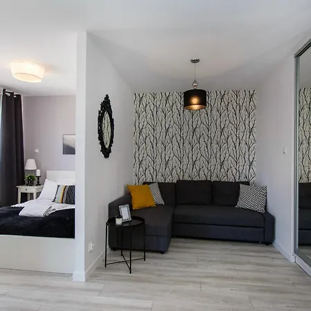 Center - Aura By Apartmore *