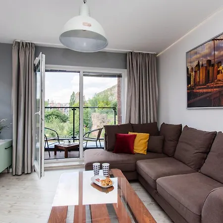 Center - Aura By Apartmore *