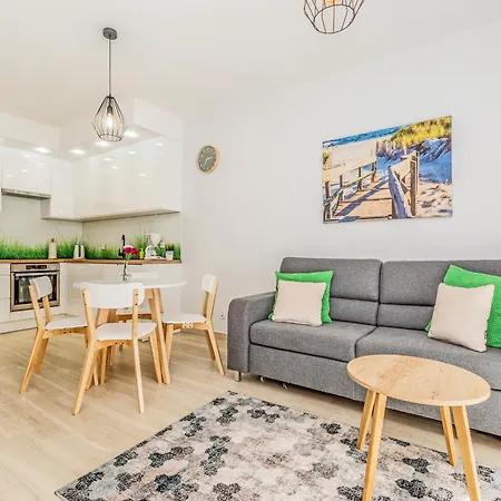 Center - Aura By Apartmore *