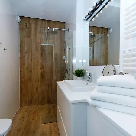 Center - Aura By Apartmore Appartamento