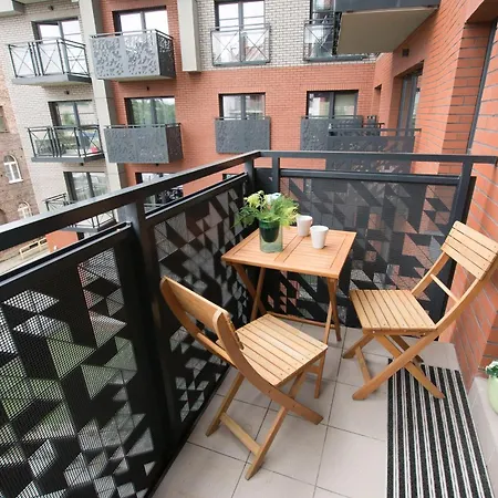 Center - Aura By Apartmore Appartamento