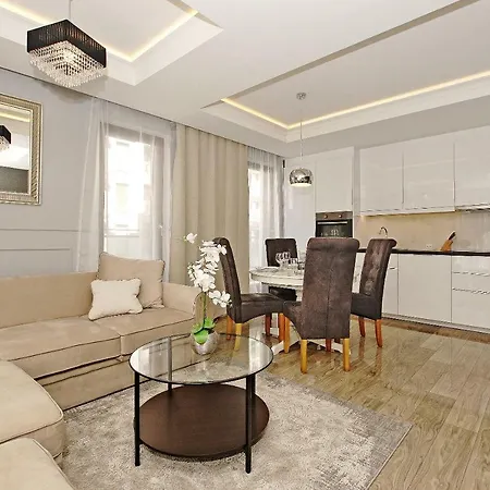 Center - Aura By Apartmore Γκντανσκ