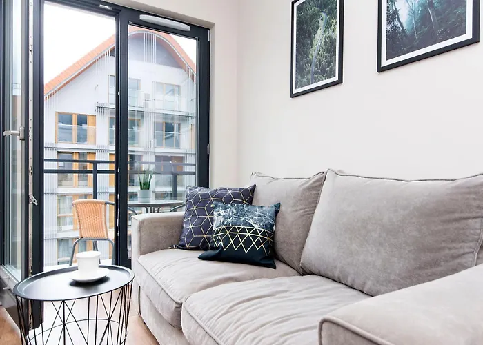 Center - Aura By Apartmore *