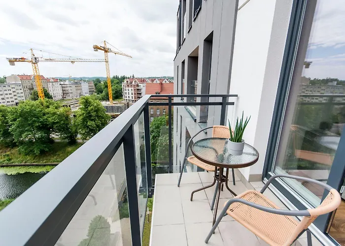 Center - Aura By Apartmore *