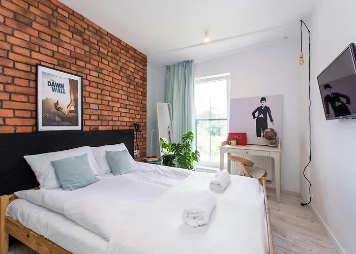 Center - Aura By Apartmore شقة