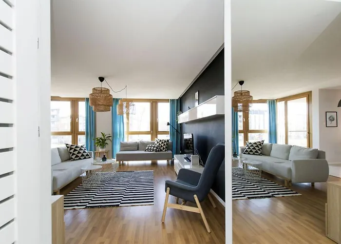 Center - Aura By Apartmore