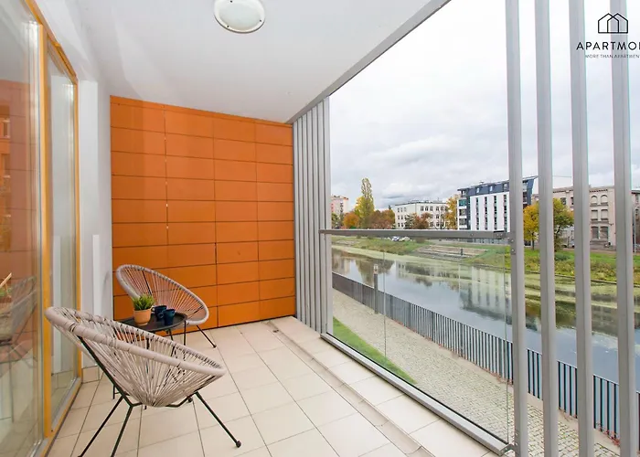 Center - Aura By Apartmore *